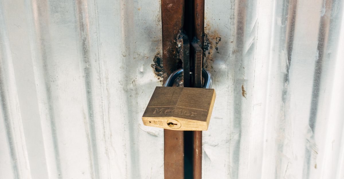 Locked Out in Las Vegas? What to Do Before You Call an Emergency Locksmith — Hunter Locksmithv