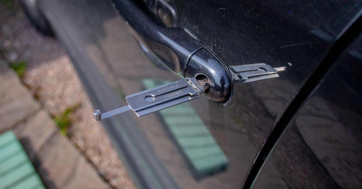 locksmith service technician — Hunter Locksmithv