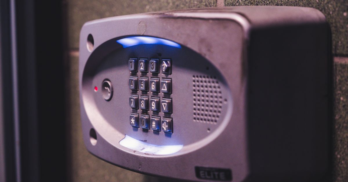 home security lock door — Hunter Locksmithv